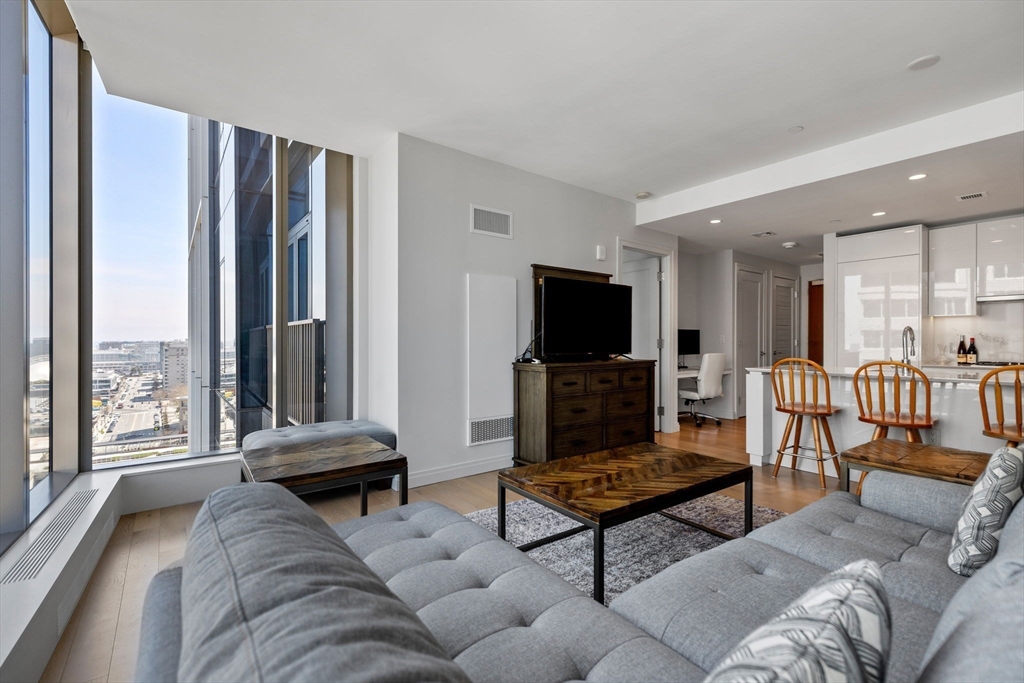 133 Seaport Blvd # 1710 Property Photo 1