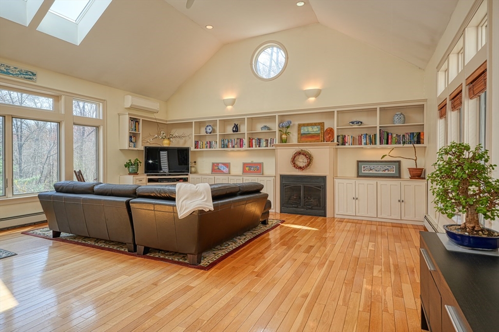 166 Willowgate Rise Property Photo 9