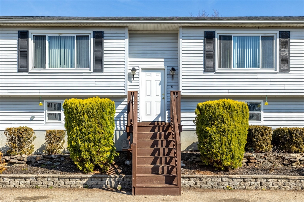 4 Violet Ave Property Photo