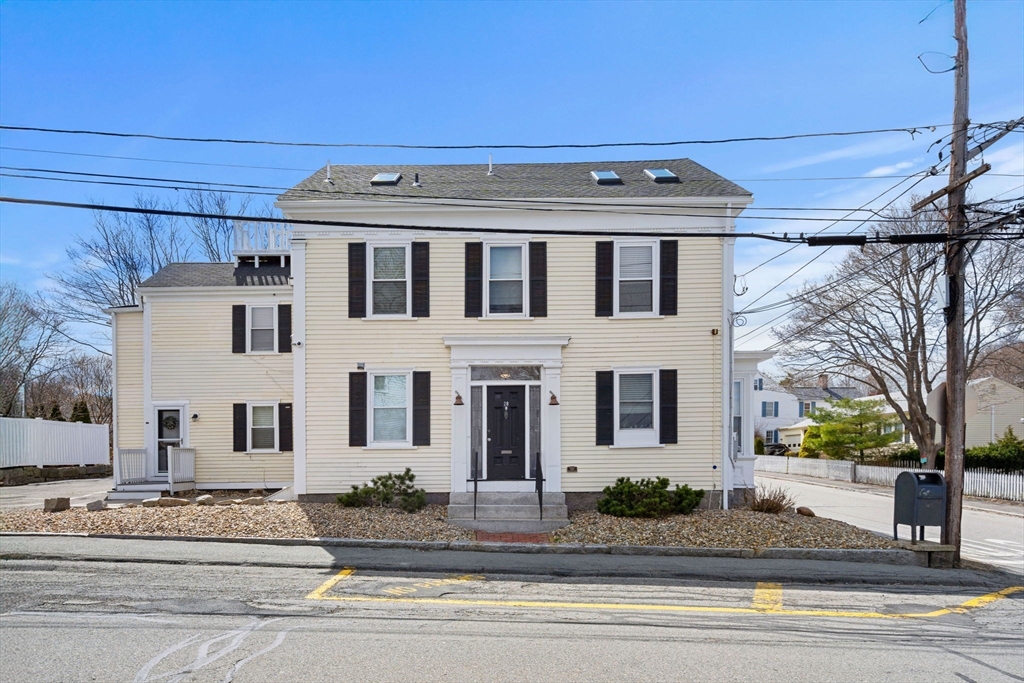 28 School St # D Property Photo 1