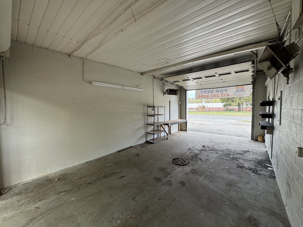 11 Front St # B Property Photo 5
