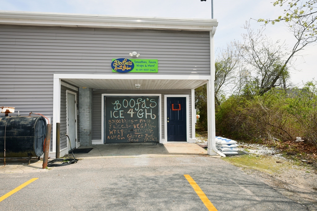 62 Beach St Property Photo 2