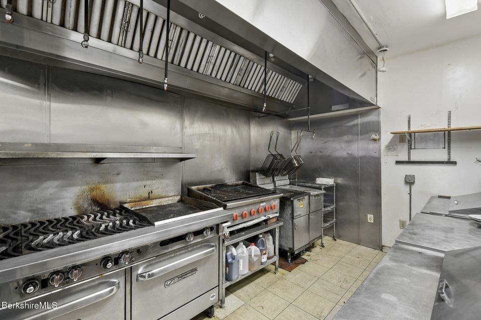 47 Park St Property Photo 29