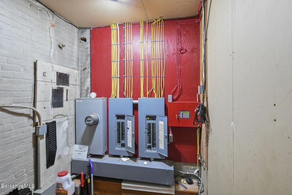 47 Park St Property Photo 40
