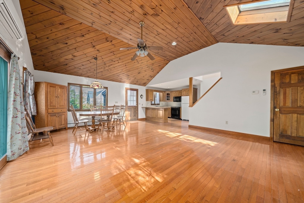 35 Hobart Ave Property Photo 23