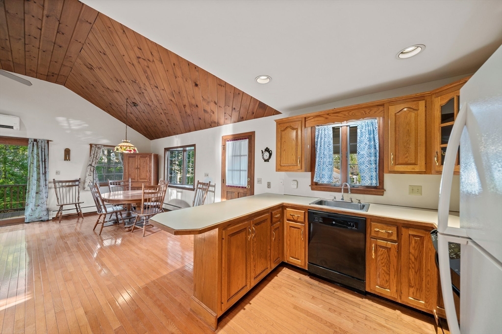 35 Hobart Ave Property Photo 26