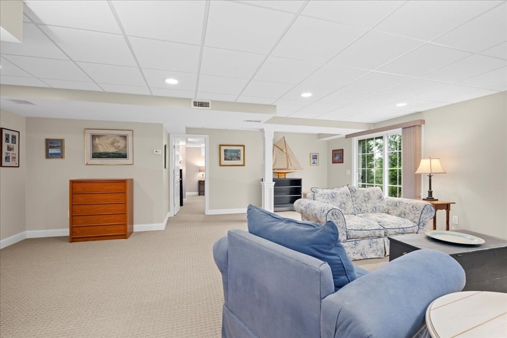 33 Adams Farm Rd # 9b Property Photo 34