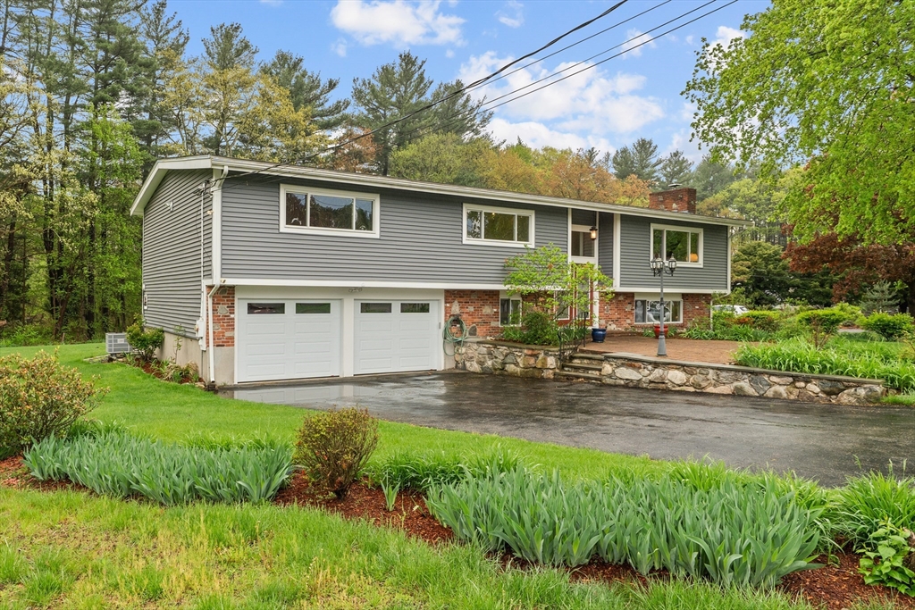 17 Thomas Drive Property Photo 1