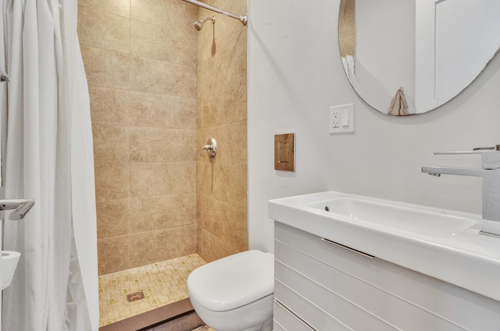14 Sumner St # 3 Property Photo 5