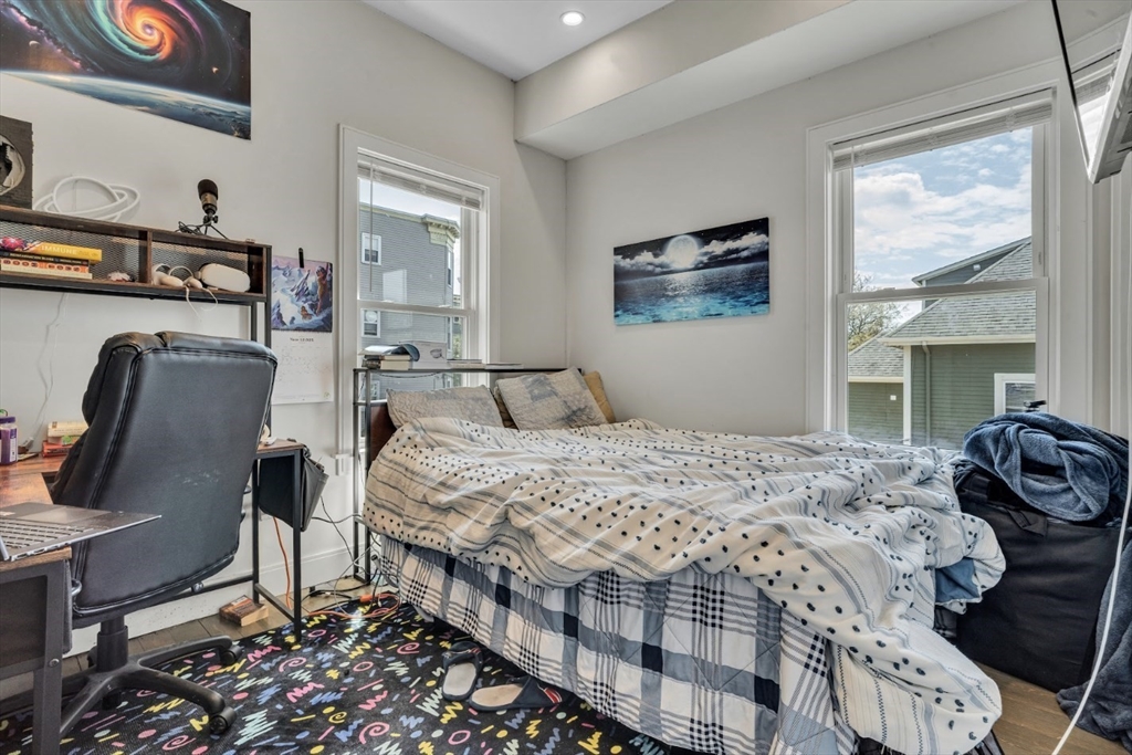 14 Sumner St # 3 Property Photo 6