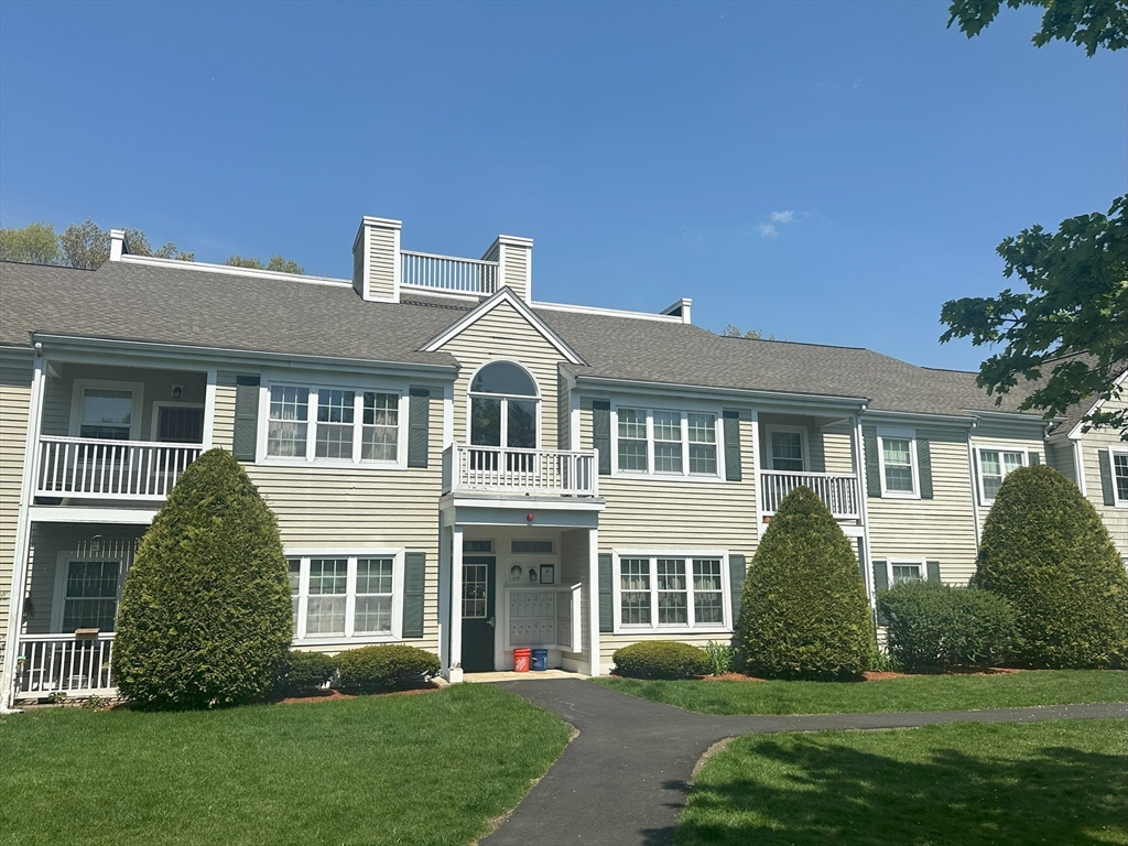 650 Brookside Dr # G Property Photo
