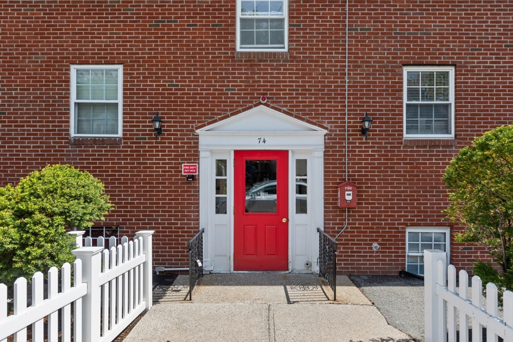 74 Springvale Ave # 18 Property Photo 1