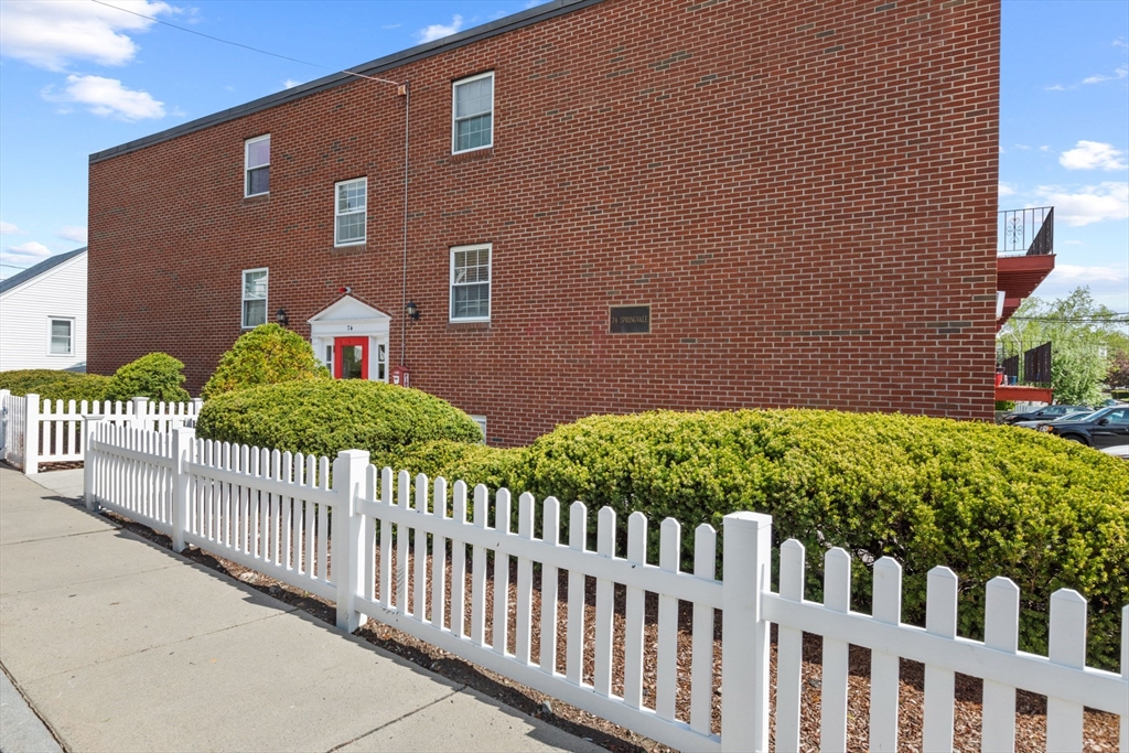74 Springvale Ave # 18 Property Photo 2