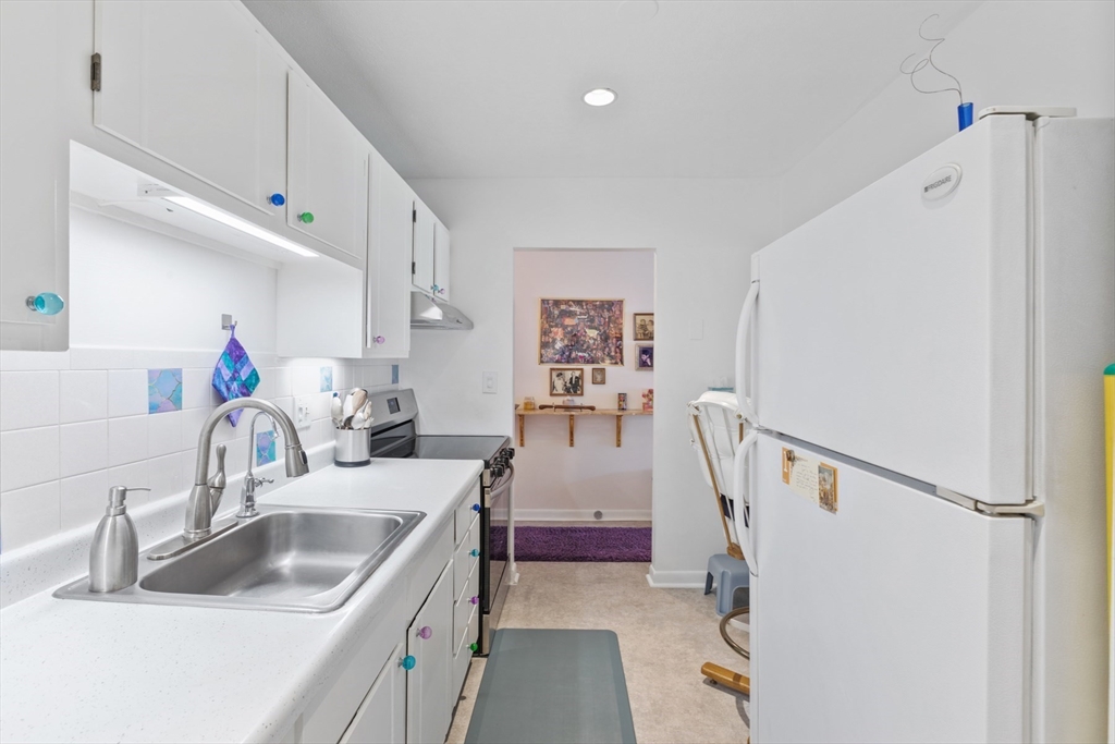 74 Springvale Ave # 18 Property Photo 11