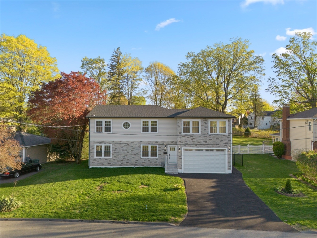 18 Elmcrest Rd Property Photo 1