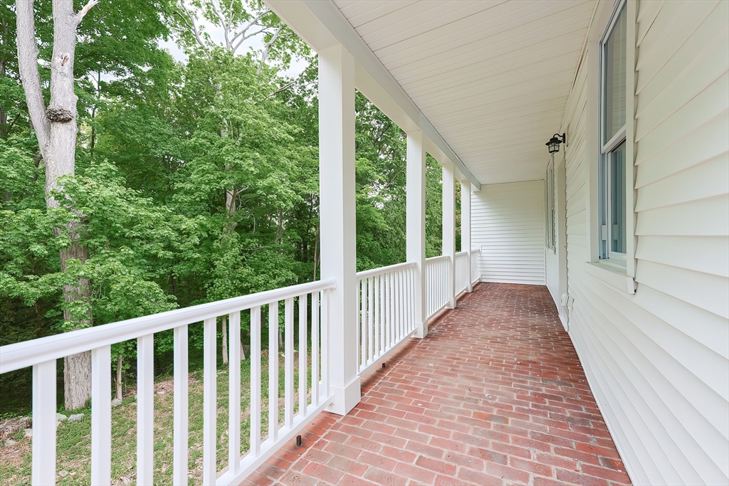 634 Washington St Property Photo 2