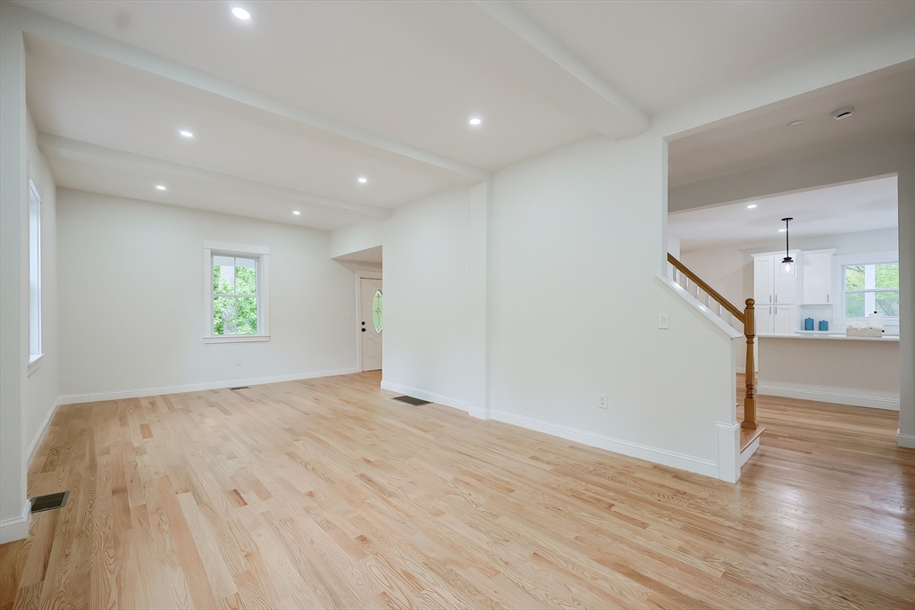 634 Washington St Property Photo 13