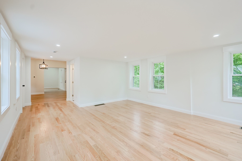 634 Washington St Property Photo 16