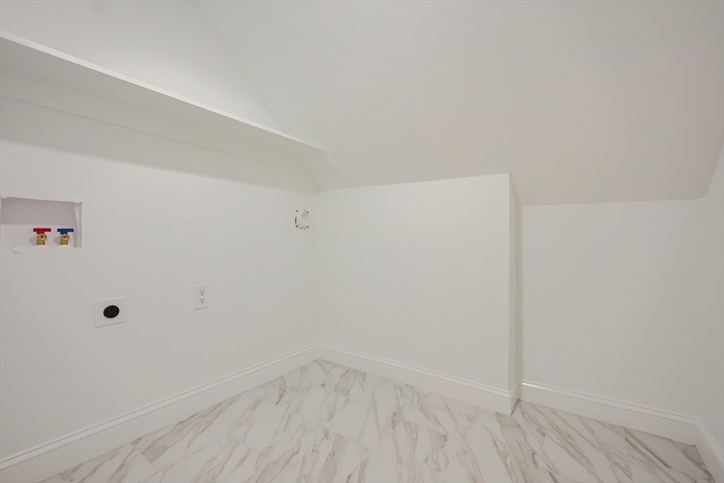 634 Washington St Property Photo 23
