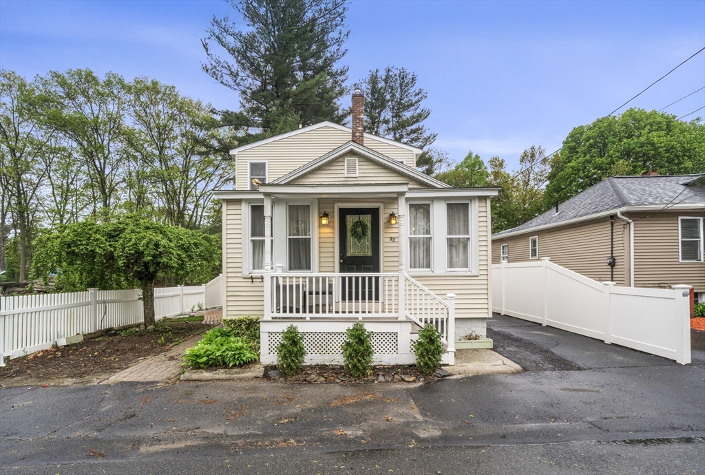 33 Topping Rd Property Photo