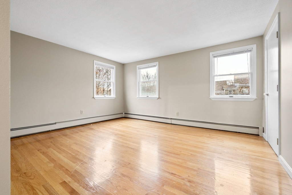 199 Lynn St Property Photo 40