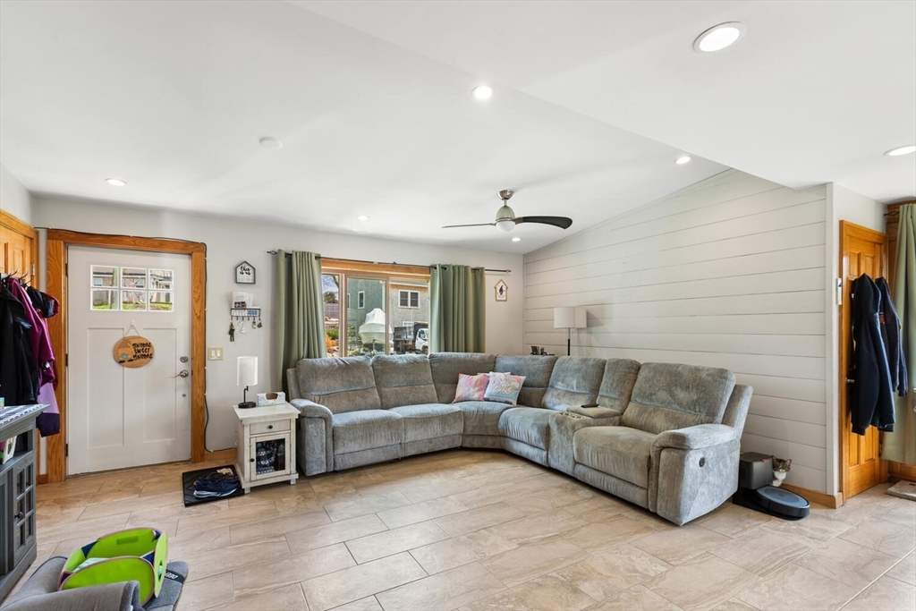 9 Hodgkins Rd Property Photo 2