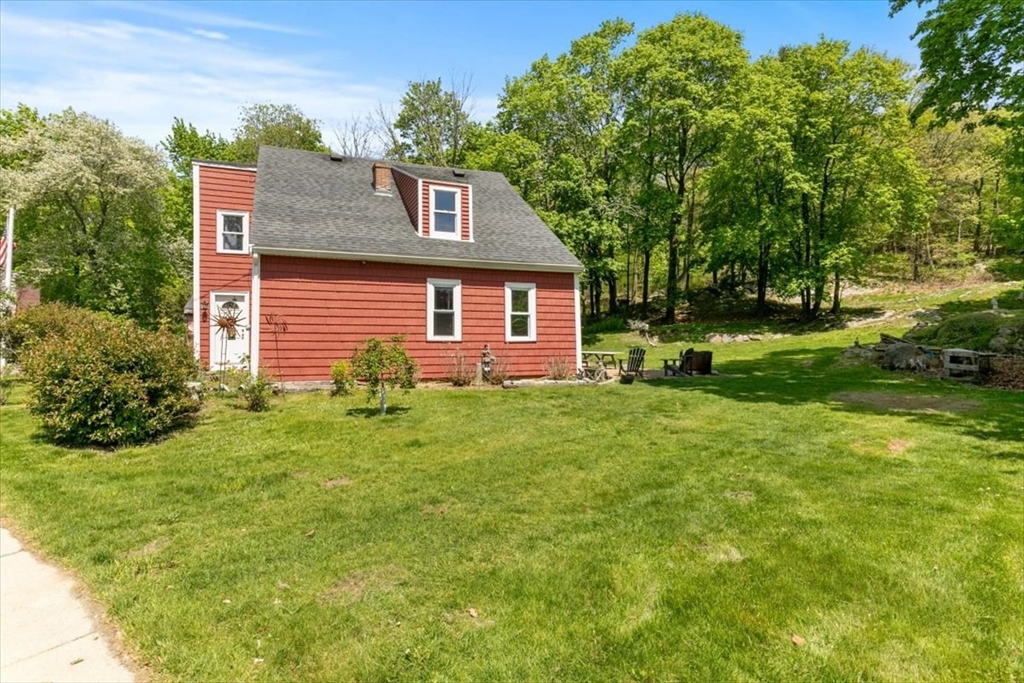 135 Hart St Property Photo 1