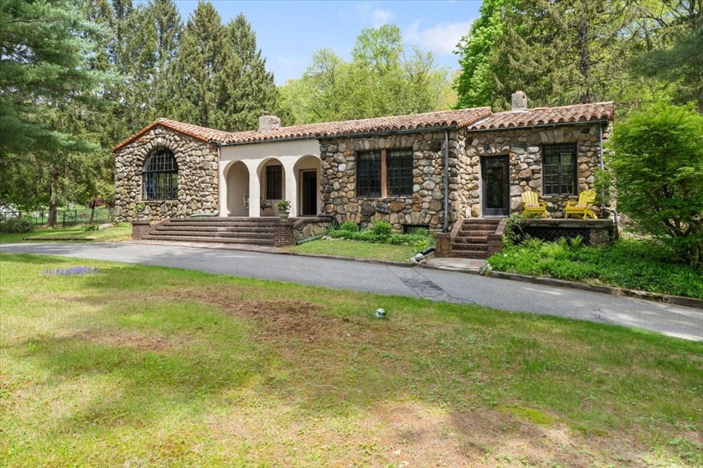 263 Ashland Street Property Photo