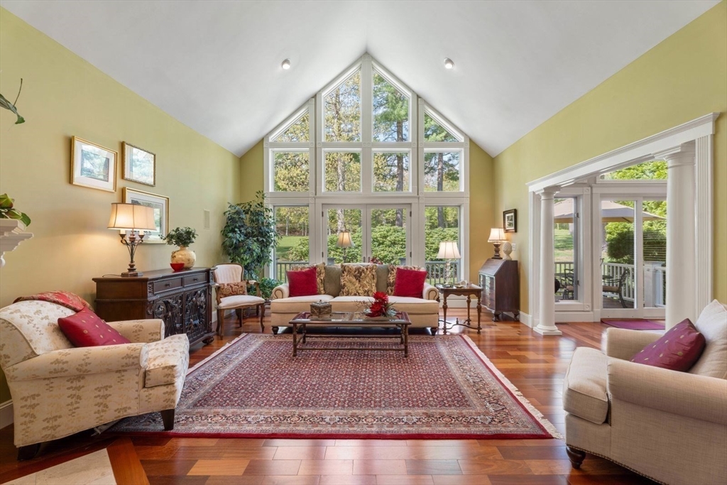 194 Country Club Way Property Photo