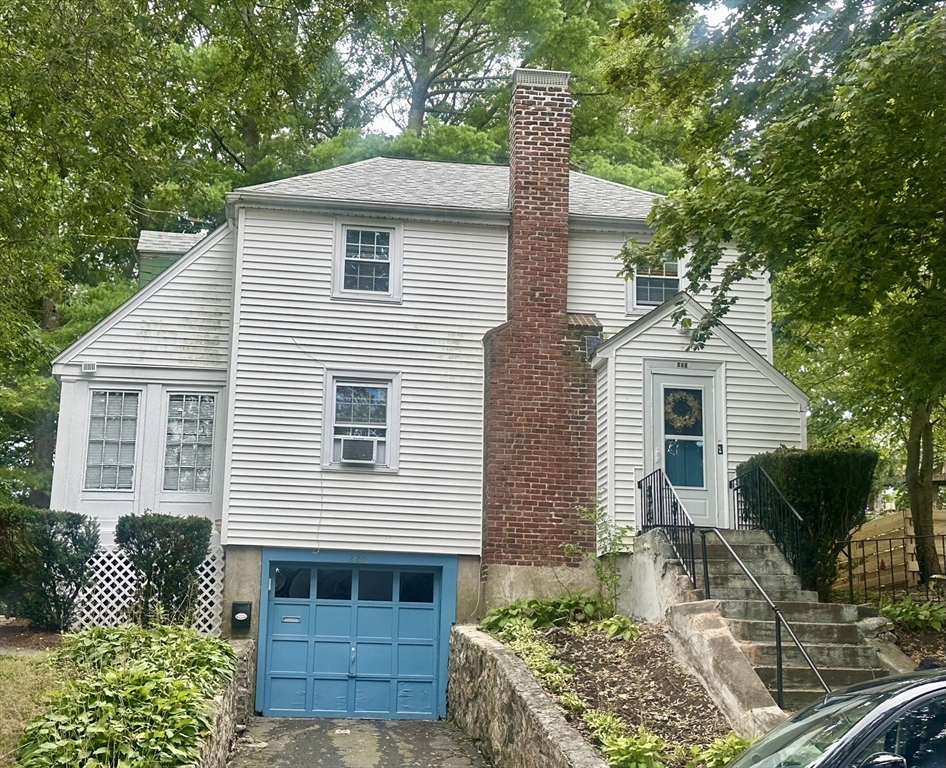 220 West Property Photo 1