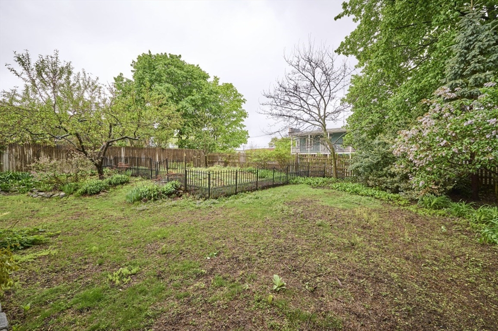 16-18 Indiana Ter. Property Photo 4