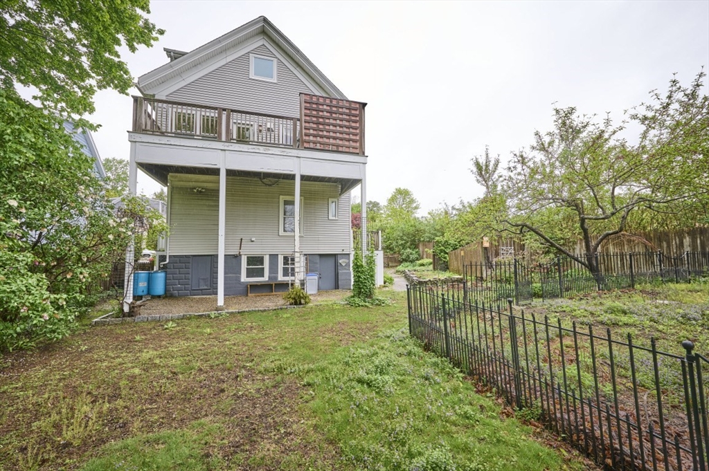 16-18 Indiana Ter. Property Photo 5