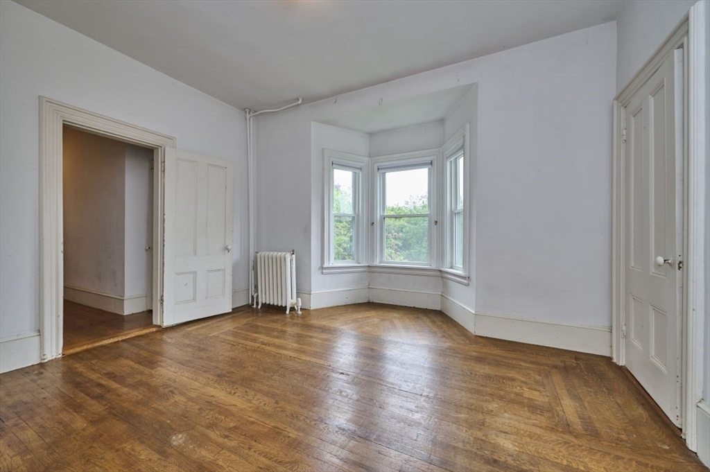 16-18 Indiana Ter. Property Photo 10