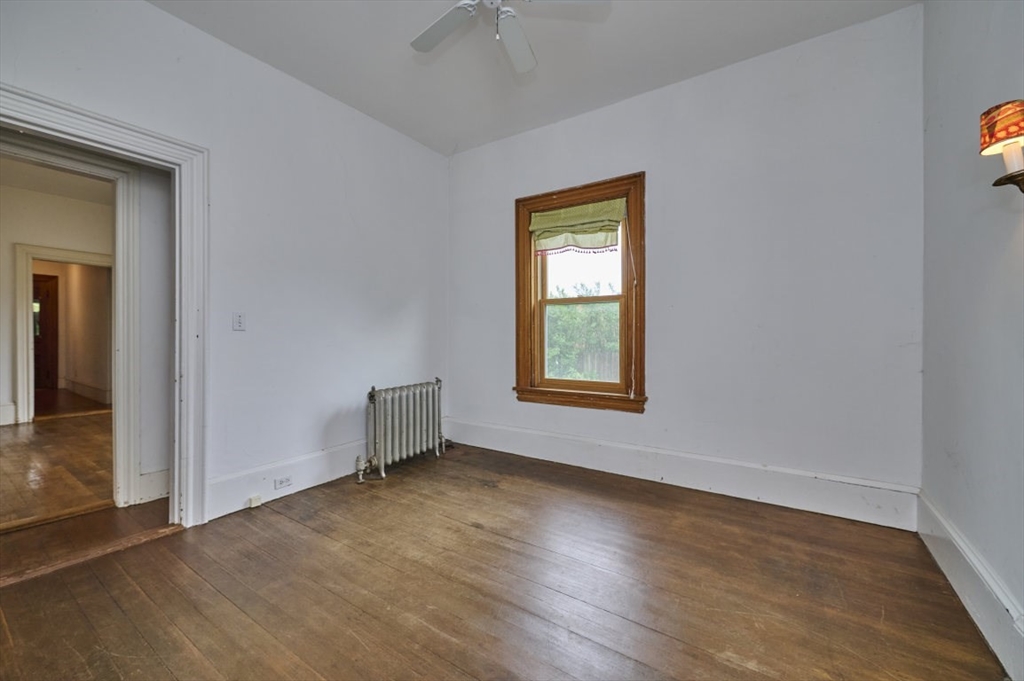 16-18 Indiana Ter. Property Photo 11