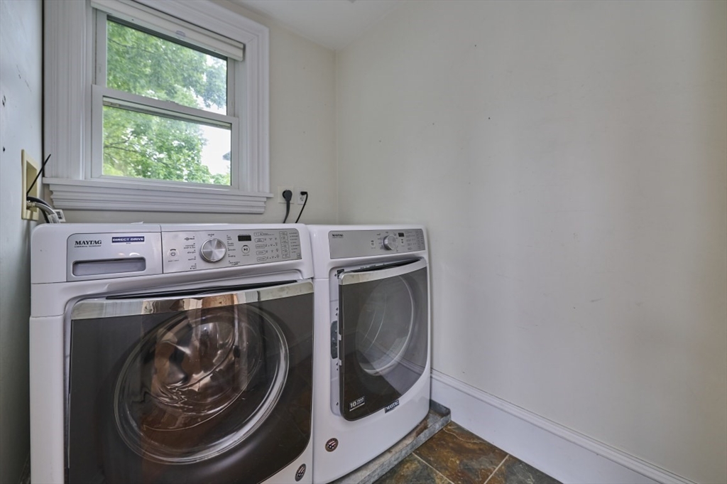16-18 Indiana Ter. Property Photo 26