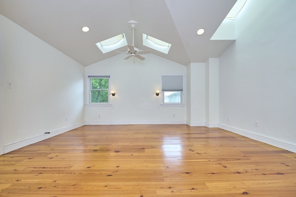 16-18 Indiana Ter. Property Photo 29
