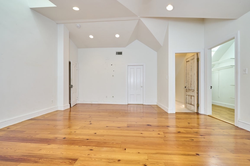 16-18 Indiana Ter. Property Photo 30