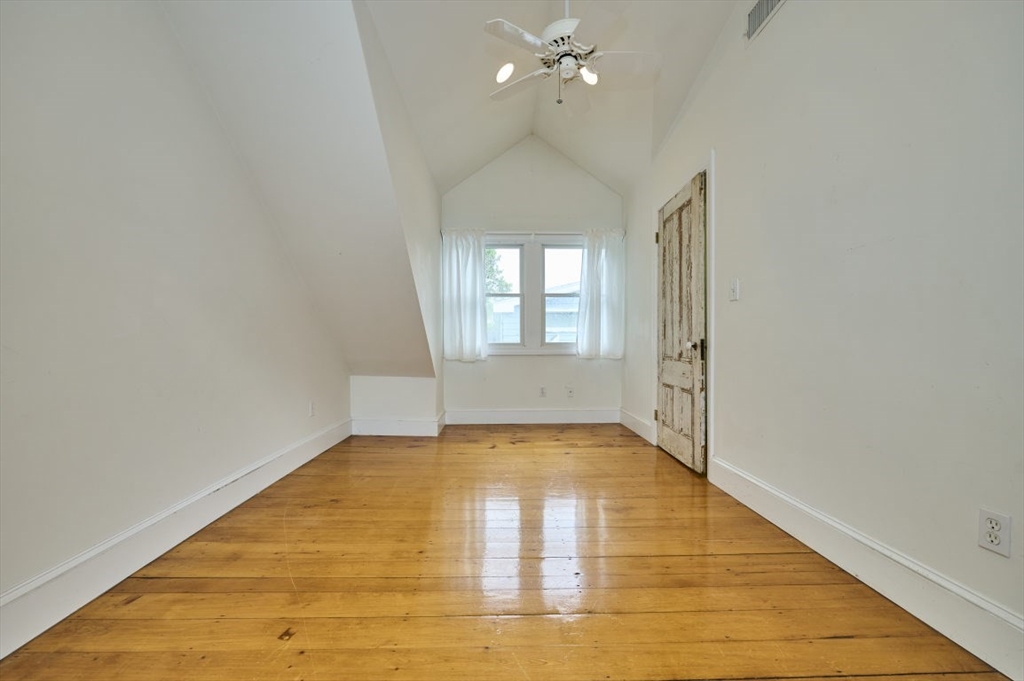 16-18 Indiana Ter. Property Photo 33