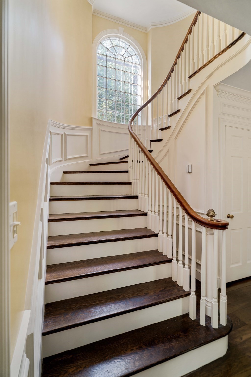 200 Cliff Rd Property Photo 3