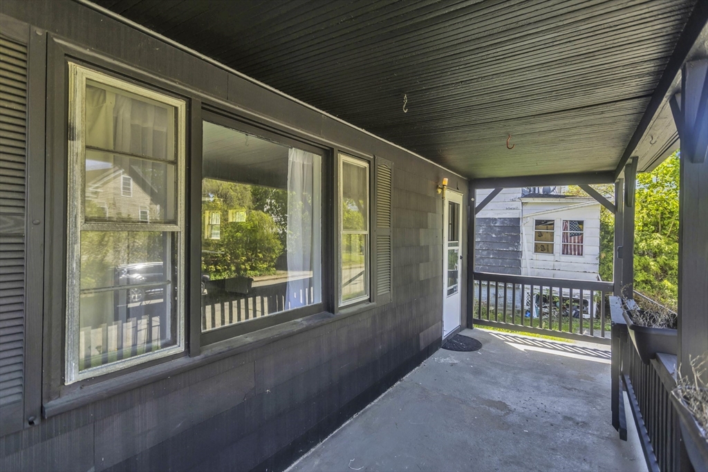82 Grove St Property Photo 5