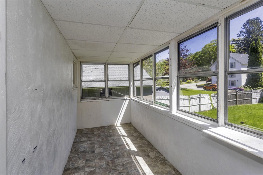 82 Grove St Property Photo 8