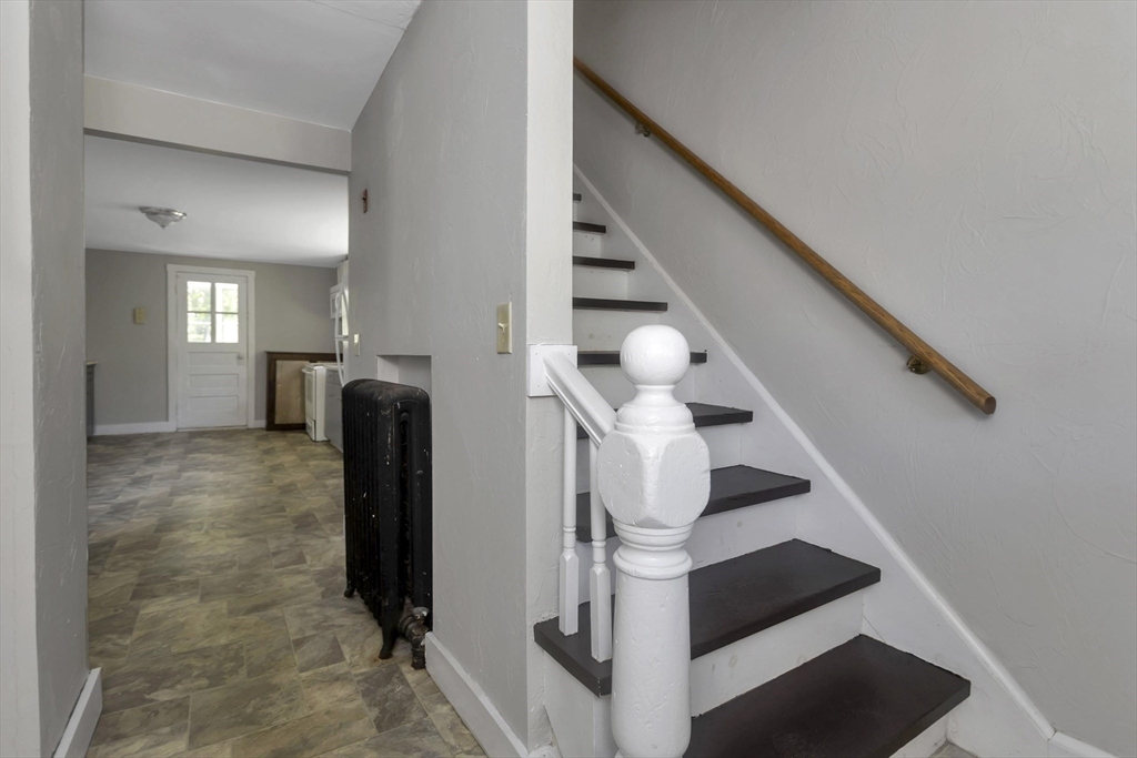 82 Grove St Property Photo 10