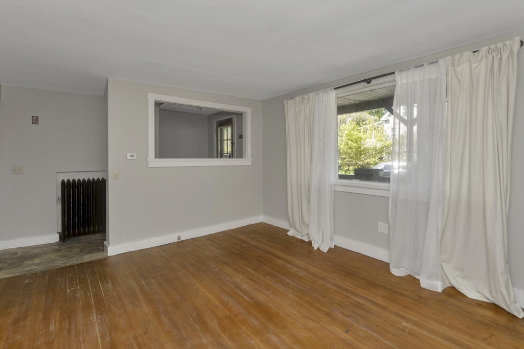 82 Grove St Property Photo 11