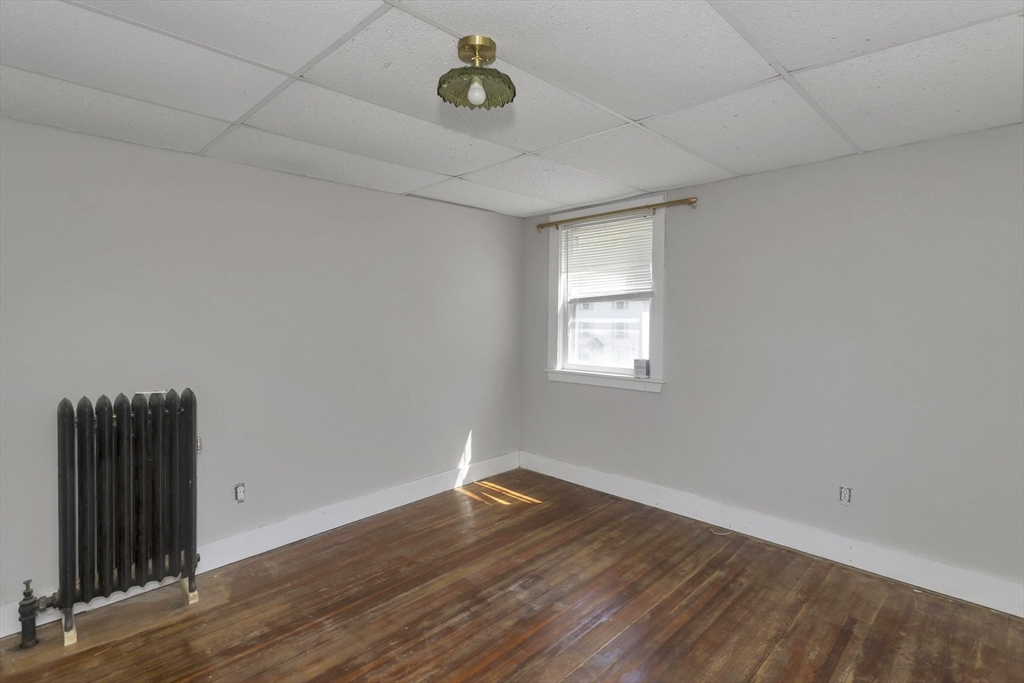 82 Grove St Property Photo 24