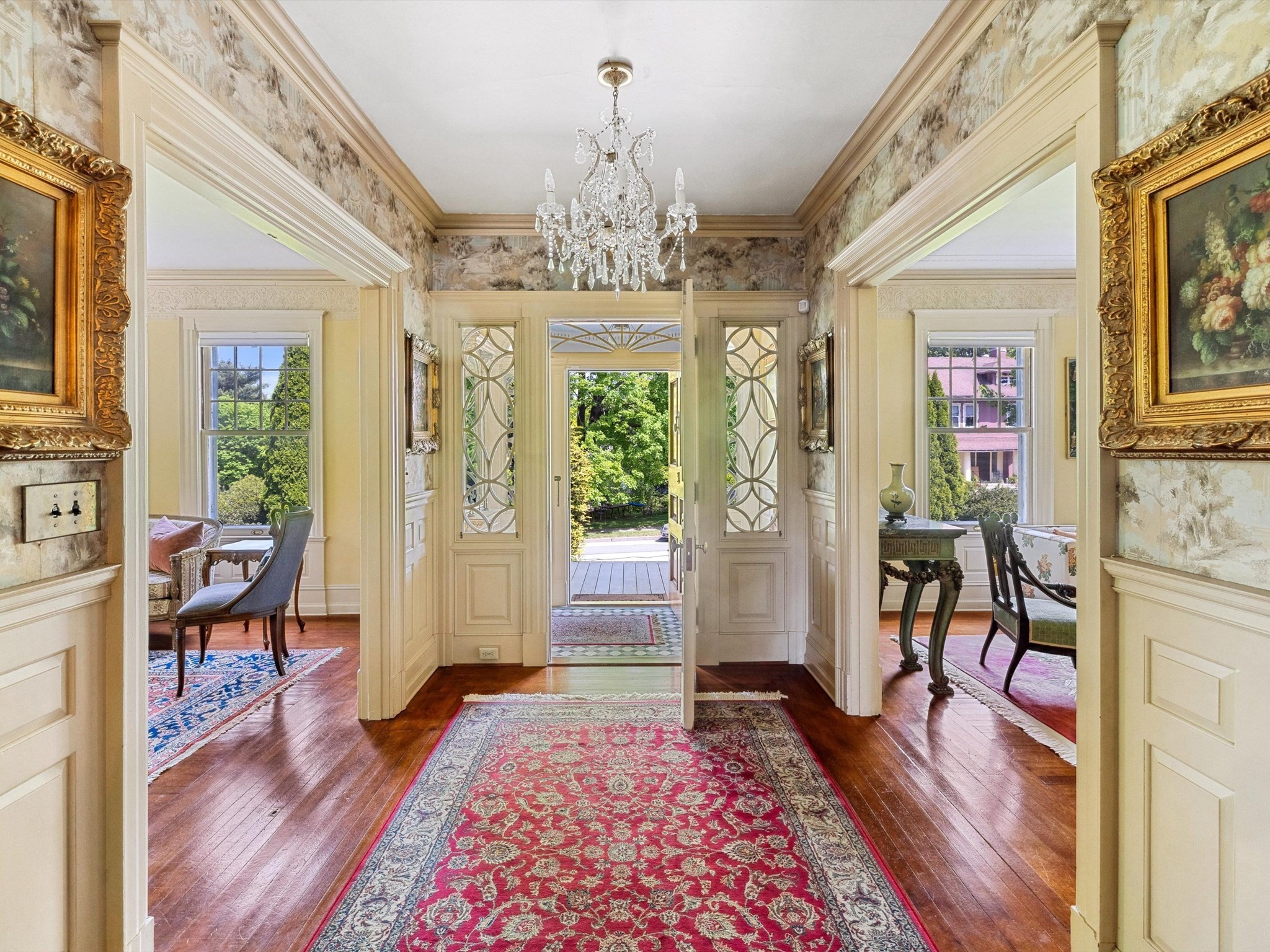 31 Lenox St Property Photo 3