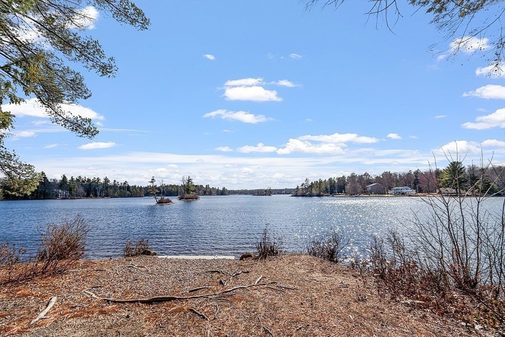 197 Lakeshore Drive Property Photo 2
