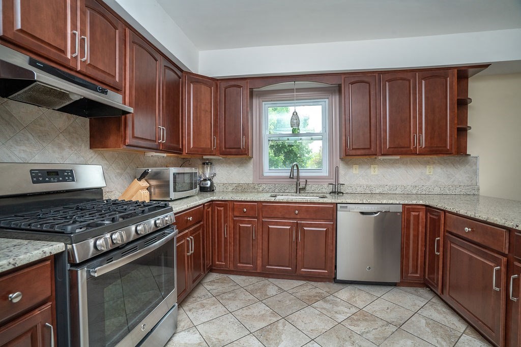 66 Tudor St Property Photo 1