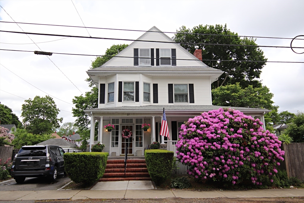 27 Summer St Property Photo 1