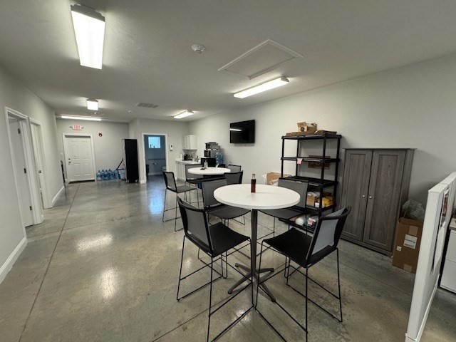 685 South Property Photo 10