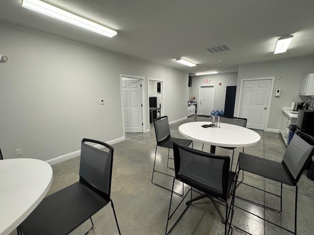 685 South Property Photo 11